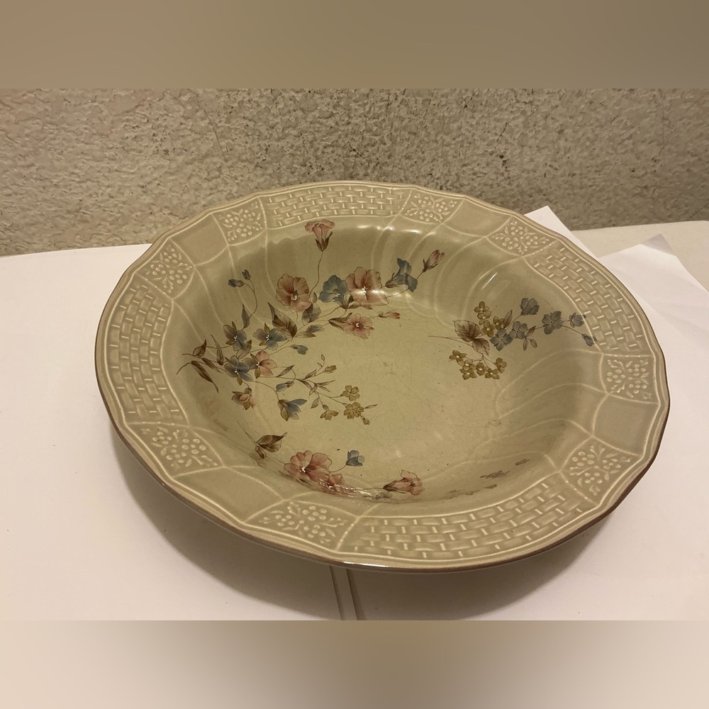 Mikasa Silver Mist Bella Maria D7001 large vegetable bowl Pink Blue Floral Bowl